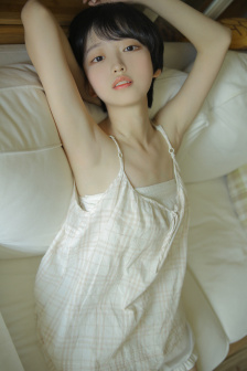花木兰害羞的脱去所有服饰